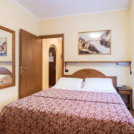 Hotell Limone Palace