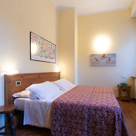 Hotell Limone Palace