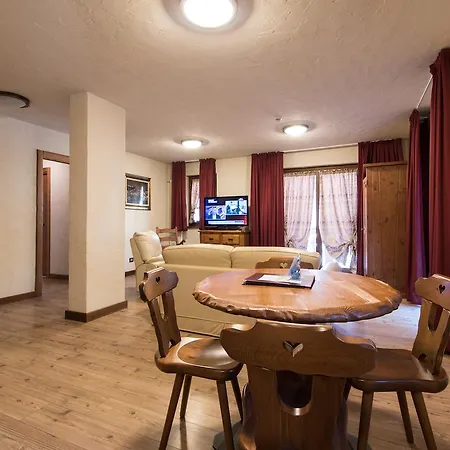 Hotell Limone Palace
