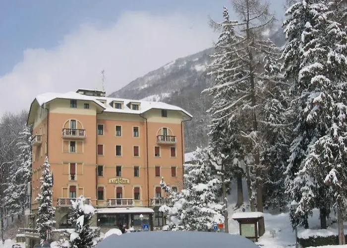 Limone Palace